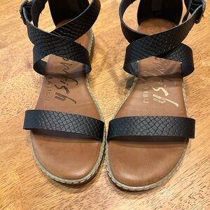 Blowfish Malibu size 7 sandals